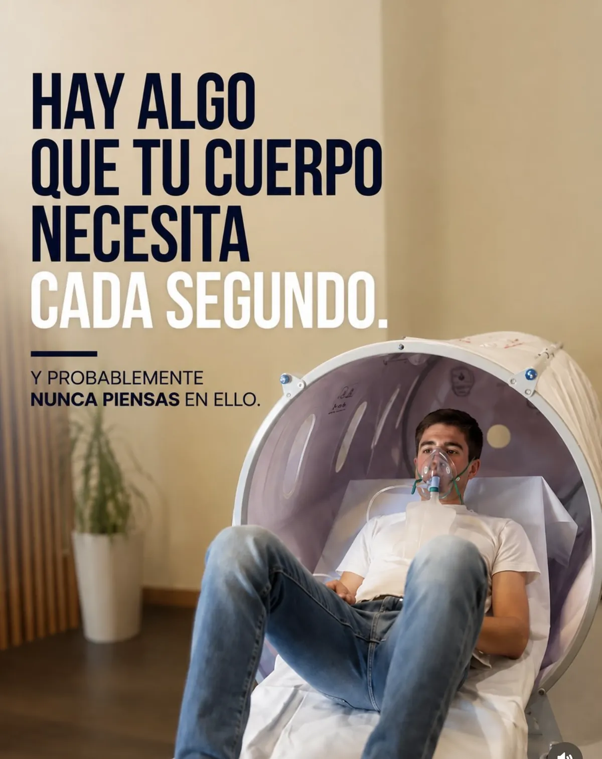 Sesión de oxigenoterapia hiperbárica con mascarilla de oxígeno en la cámara de BaricO2, Bilbao